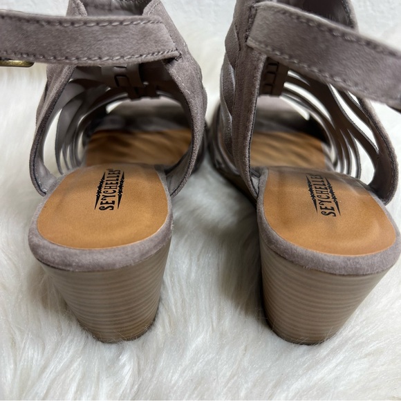 Seychelles Women's Faux Suede Strappy Wedge Sandals - Picture 8 of 9